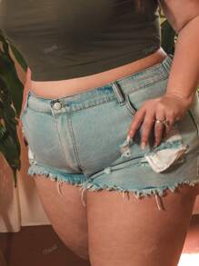 Truni Plus Size Distressed Denim Relaxed Vacation Shorts