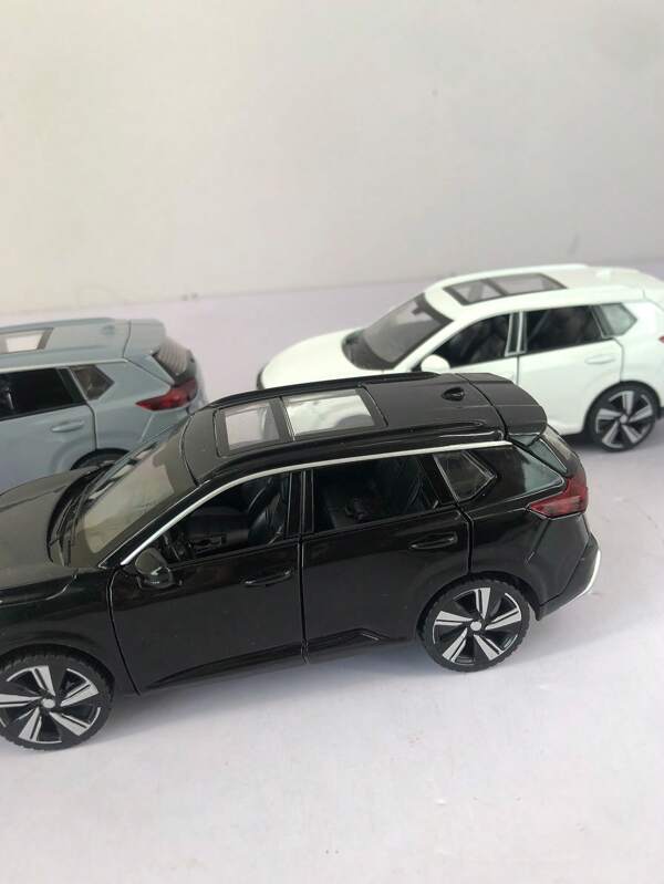 1pc Simulation Zinc Alloy Die-Cast Offroad SUV Car Model, 5.78inch Length X 2.55inch Width X 1.96inch Height, Realistic Exterior Alloy Toy Car With Openable Doors & Hood, Movable Tires, Detailed Interior, Lights & Sound Effects, Suitable As Collection/Gift For Boys/Kids