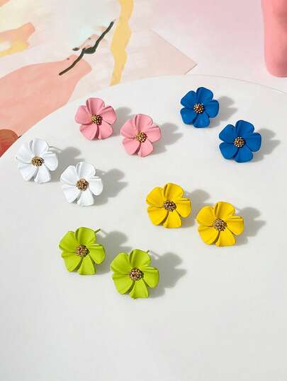 1 对精致花卉耳钉，女性化甜美设计，适合日常佩戴