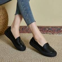 Capa superior de piel de vaca con costuras de, zapatos de madre para mujer, suela suave de primavera, superficie suave, zapatos individuales para mujeres de mediana edad y mayores, zapatos casuales pequeños para mujer