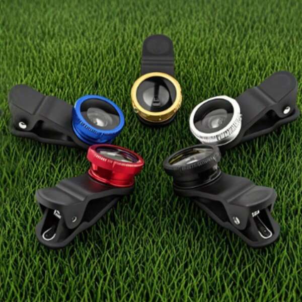 1 set d'objectifs universels à clip 3-en-1 - grand angle, macro, objectif fisheye pour téléphones - accessoires de téléphone haut de gamme pour une expérience de photographie améliorée (il y a un total de deux objectifs).