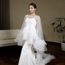 1 pieza Chaqueta con capucha de gasa multicapa transparente para novia, con dobladillo de volantes fruncidos, para fotos de boda