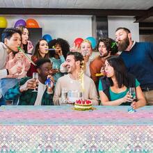 1件彩色塑料桌布，美人鱼主题生日派对桌布，美人鱼桌布装饰一次性用品，一次性生日派对桌布，长方形彩色塑料桌布，毕业典礼、婚礼、野餐装饰派对桌布 - 彩色 - 查看 2