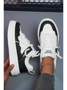 Women's Thick Sole Letter Decor Round Toe Low-Top Sneakers, Classic Colorway, Sporty Casual Style For Daily Wear