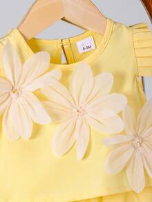 2 件装女婴时尚花卉褶皱无袖上衣和纯色短裤套装，夏季 - 黃色 - 查看 4