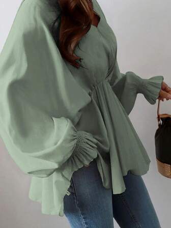 女士休闲不对称V领褶裥腰部宽松灯笼袖长袖衬衫，春夏款