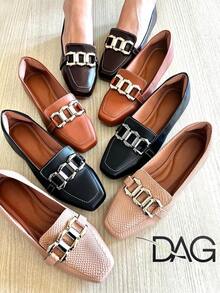 Sapatilha Feminina Julia Bico Quadrado com Fivela | Ouro Light – sofisticada, brilhante, feminina