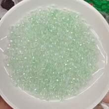 500 pièces de perles de verre facetées colorées de 4 mm, perles de cristal brillantes avec éclat de gemmes, convient pour les cadeaux, la création de bijoux, l'artisanat fait main et les projets DIY, idéal pour les créations DIY pendant les festivals et plus encore