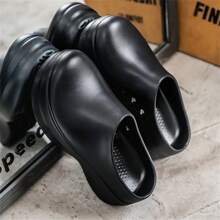 Zuecos de chef para hombres con cierre, punta cerrada, respirables, antideslizantes, cómodos, de fácil deslizamiento, funcionales para la cocina, ligeros, flexibles, para el verano, zapatos de trabajo de moda negro para tallas grandes