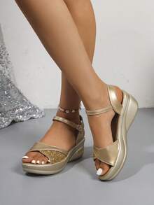 Sandali con zeppa e piattaforma comodi e alla moda con decorazioni in paillettes, per donne taglia curvy. Sandali con zeppa spessa e suola impermeabile, con cinturino elastico regolabile, misure standard.