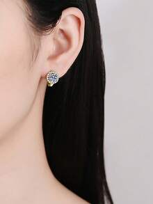 2 件时尚百搭 925 银单颗 0.5 克拉莫桑石耳环，适合女性日常佩戴、通勤、宴会、珠宝、母亲节礼物