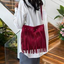 Bolsos cruzados para mujer, modernos, ajustables, de gran capacidad, de gamuza, con borlas. - Rojo - Ver 3