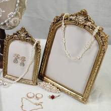 حامل عرض مجوهرات بتصميم إطار صورة من المخمل للعرض بطراز رجعي، حامل عرض قلادات وأقراط المجوهرات والخرز كديكور, عودة إلى المدرسة