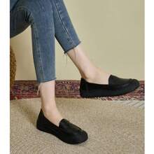 Capa superior de piel de vaca con costuras de, zapatos de madre para mujer, suela suave de primavera, superficie suave, zapatos individuales para mujeres de mediana edad y mayores, zapatos casuales pequeños para mujer