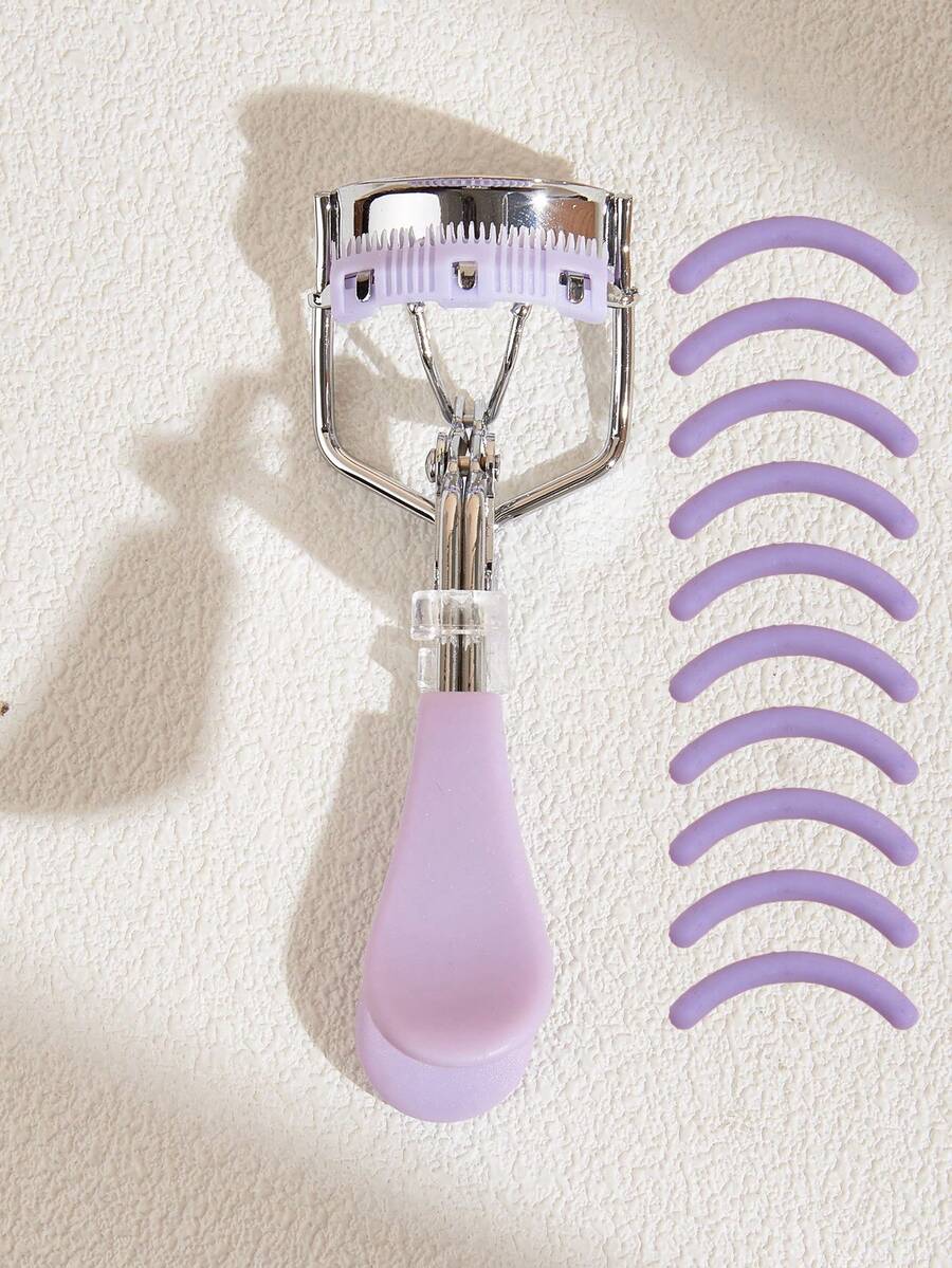 一套带梳子和替换垫的睫毛夹，不锈钢手动睫毛夹，专业美容工具，便携式睫毛夹，配有方便更换的替换垫，经久耐用，适合家庭和商业用途（紫色），化妆，便宜，房间装饰，梳妆台，旅行，卧室，化妆配件，睫毛夹，便宜，圣诞礼物，化妆，化妆工具，便宜货，礼物，女士礼物，圣诞礼物，赠品，旅行，便宜货，旅行必备 - 淡紫色 - 查看 1