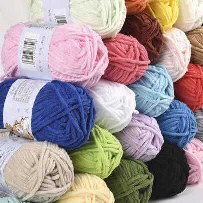 50g/pack, 60m/pack Handgjort DIY Chunky-garn (slumpmässig färg) för stickning av halsduk, virkade skor, dockor och mer