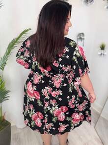 Enliva Jennifer_samantha_style Plus Floral Print Butterfly Sleeve A-Line Dress, For Apple Rounded Body Shape - Multicolor - View 3