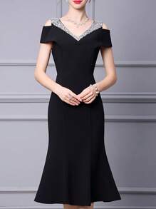 Vestido de fiesta negro con espalda descubierta, de corte sirena, de longitud media y elegante. Prenda formal para mujer con cuello en V, con un ligero estiramiento, detalles de diamantes en el frente, cremallera en la espalda. Adecuado para todas las estaciones y ocasiones como diario, casual, boda, cena, fiesta, compromiso, ceremonia, banquete, social, vacaciones, cumpleaños.