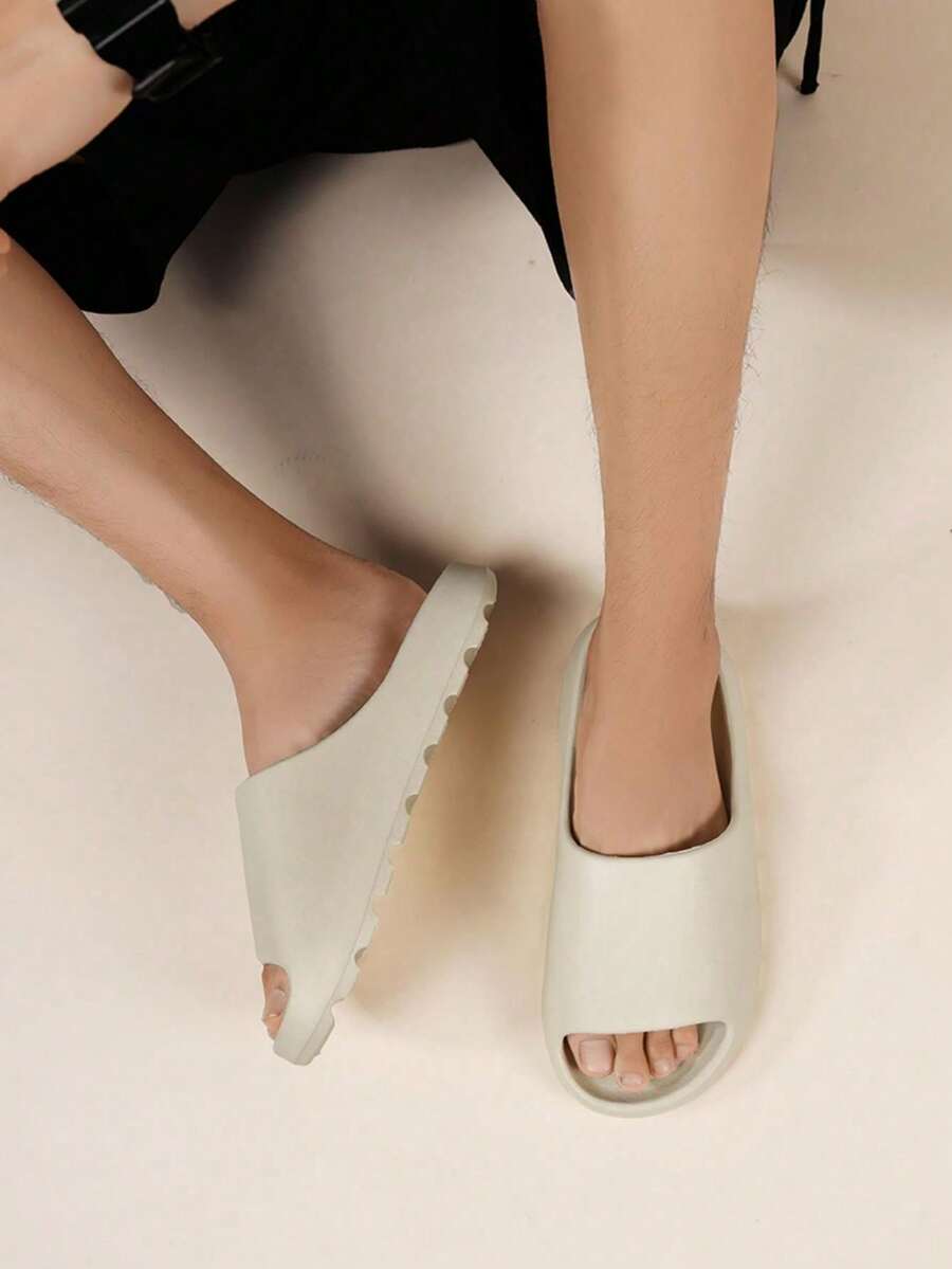 Geeignet für Sport Outdoor und Hausgebrauch, haben ein starkes Gefühl für etwas Trittiges und einen dicken EVA-Sandalenboden