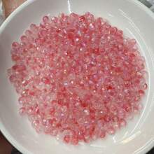 500 pièces de perles de verre facetées colorées de 4 mm, perles de cristal brillantes avec éclat de gemmes, convient pour les cadeaux, la création de bijoux, l'artisanat fait main et les projets DIY, idéal pour les créations DIY pendant les festivals et plus encore