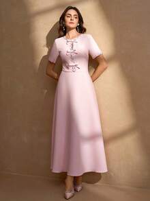 Robe de luxe pour femmes, coupe évasée, col rond, avec manche ornée d'un papillon décoré de perles, confectionnée à la main