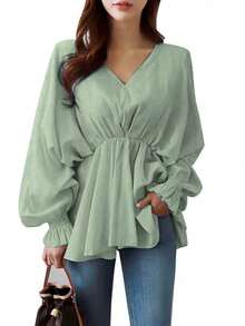 女士休闲不对称V领褶裥腰部宽松灯笼袖长袖衬衫，春夏款