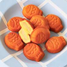 1pc 9-Cavity Fish-Shaped Nonstick Baking Pan, Mini Cake/Muffin/Madeleine Bakeware Cooking Tool