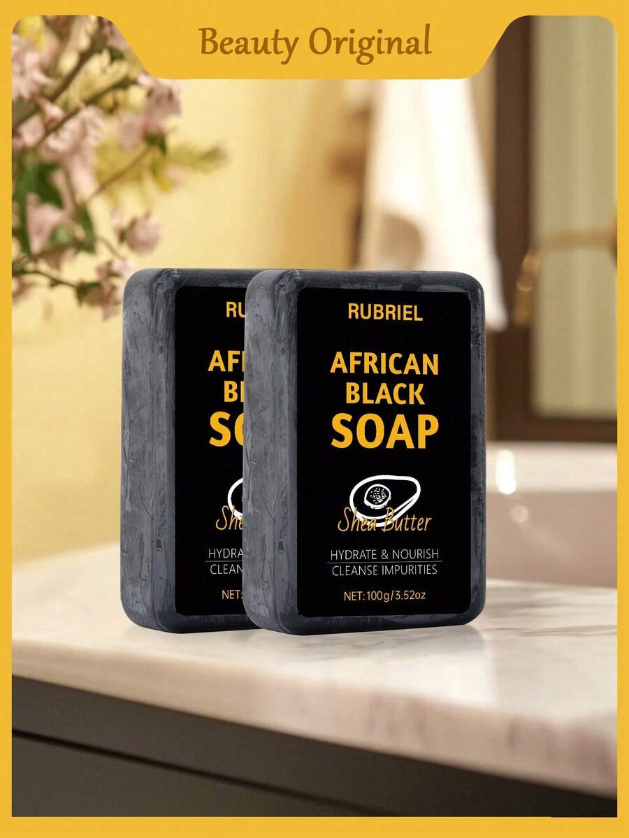 非洲黑皂沐浴露是一个历史悠久的美容秘诀，这种天然平衡清洁剂结合了非洲黑皂和有机乳木果油与燕麦提取物的舒缓特性，有助于镇静肌肤。