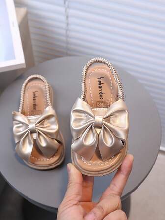 可爱女童婴儿凉鞋，带蝴蝶结装饰，钩环扣，圆头软底公主鞋，女童平底凉鞋，适合所有季节