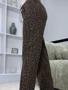 Manon Tanti 1pc Women Front Button Low Waist Leopard Print Washed Straight Leg Jeans, Casual Everyday Wear - Multicolor - View 8