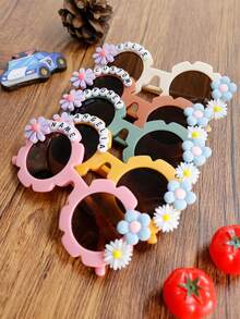 LICVIC Vasos personalizados con el nombre Daisy para niños, recuerdos de fiesta de cumpleaños personalizados para niños, vasos con nombre de fiesta de cumpleaños de niños personalizados, vasos con nombre de niños personalizables, adecuados para recuerdos del crecimiento de los niños, bodas, San Valentín, aniversarios, regalos personalizados, regalos para él/ella, amigos, niños, estudiantes, parejas, mejores amigos, niño, niña, familia, vuelta al colegio, multifuncional, ornamental, letra, elegante, moderno, colorido, lindo, adorable, casual, personalizado, único, ideal para regalos para él, ideal para regalos para ella, hijo, hija, regalo de Navidad