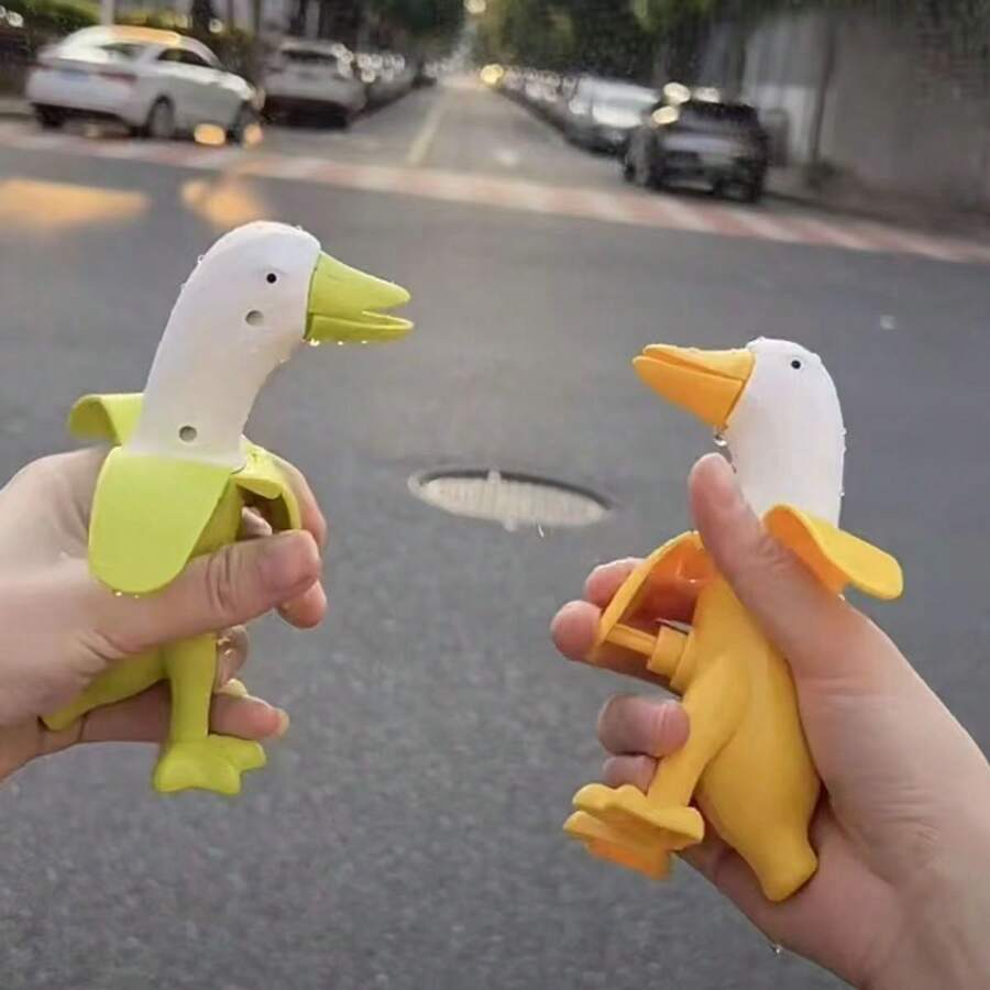 Nuevo mini pistola de agua en forma de banana y pato para la playa y exterior, juguete lanzador de agua con forma de fruta lindo - Multicolor - Ver 1