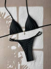 Carolina Barros Conjunto de bikini sexy de tanga con elemento colgante metálico de color negro liso para mujer, para el verano - Negro - Ver 3