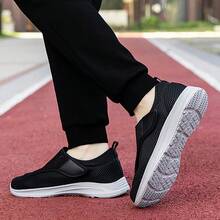 Chaussures de sport décontractées respirantes à mailles à large ajustement avec lanières larges et lâches, convenant aux hommes âgés souffrant d'un oignon ou d'un œdème au pied. Baskets légères et confortables pour les hommes d'âge mûr et les pères plus âgés, toutes saisons - Noir - Voir 4