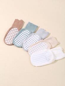 5 双卡通图案防滑婴幼儿室内袜，软底地板袜，适合日常穿着