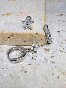 3 件不锈钢耳垂耳环，14K 镀金闪亮 CZ 耳环套装，白色锆石花朵风格耳钉，适合女士女孩 - 銀色 - 查看 7