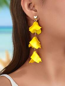 1 Pair New Romantic Yellow Petal Dangle Earrings, Suitable For Women To Wear To Formal Dinners, Dates, Parties And Other Occasions - Yellow - View 3