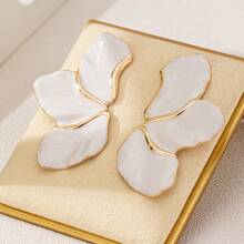 1 Pair Fashionable And Elegant Painted Metal Flower Earrings