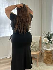 Hourglow Langes schwarzes Sommerrock in großen Größen mit hoher Taille, seitlichem Tunnelzug-Bund und plissiertem Saum im Fischschwanz-Stil - Schwarz - Übersicht 4