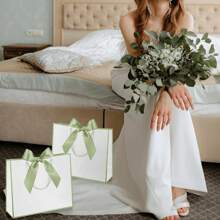 2 pezzi/12 pezzi Eleganti borse regalo con fiocchi e nastri - borse in carta bianca di grande capacità, adatte per Ognissanti, Ringraziamento, Natale, Capodanno, matrimonio, compleanno, borse di shopping di colore solido semplice, piccole imprese, festa per la doccia nuziale, festa di benvenuto a casa, forniture per feste di vacanza