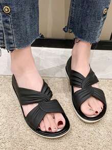 Women's Flat Sandals, Fashionable Fairy Style, Non-Slip Plastic Beach Shoes, Water Resistant Hollow Shoes, Summer