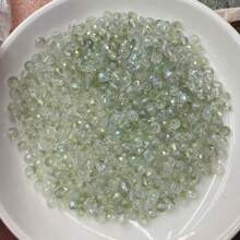 500 pièces de perles de verre facetées colorées de 4 mm, perles de cristal brillantes avec éclat de gemmes, convient pour les cadeaux, la création de bijoux, l'artisanat fait main et les projets DIY, idéal pour les créations DIY pendant les festivals et plus encore