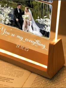 1 个性照片小夜灯牌匾 情侣灯 定制亚克力相框 卧室装饰 定制LED小夜灯 送给他和他的朋友、家人和亲戚的礼物 定制照片文字 六种款式可选 定制小夜灯 - 均碼 - 查看 5