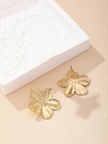 1 paire de boucles d'oreilles à tige élégante et minimaliste avec motif floral - Or jaune - Voir 2