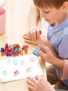 100pcs Children's Self-Ink Stamps Children's Toys Stamps Face Seal Scrapbook DIY Painting Album Decoration, Cute Stamp Stamp Pattern Style May Be Repeated, Youth Stationery Toys Decorate Halloween, Thanksgiving And Christmas Gifts Animal Number And Letter Print Pattern Random Hair Beast Game, Suitable For Birthday Gifts The Best Gift For Kids For New Year's Gifts (The Packaging And Color Are Random Patterns Speed Random Hair May Have Repeats)