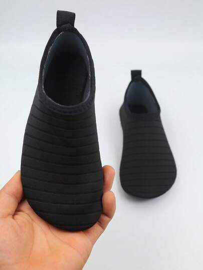 1 par de zapatos de agua para niños de verano, zapatos de agua para exteriores, zapatos de yoga, zapatos de playa antideslizantes y transpirables con diseño de dibujos animados, zapatos de entrenamiento, calcetines deportivos de agua con puntera redonda y estampado de dibujos animados para niñas, 1 par de zapatos de playa para niños