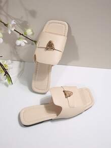 Beige Square Toe Flat Slippers For Women, Metal Leopard Head Decoration, Textured Leather, Slip-On, Fashionable Open Toe Summer Sandals, Elegant Casual Versatile Flat Slide Sandals