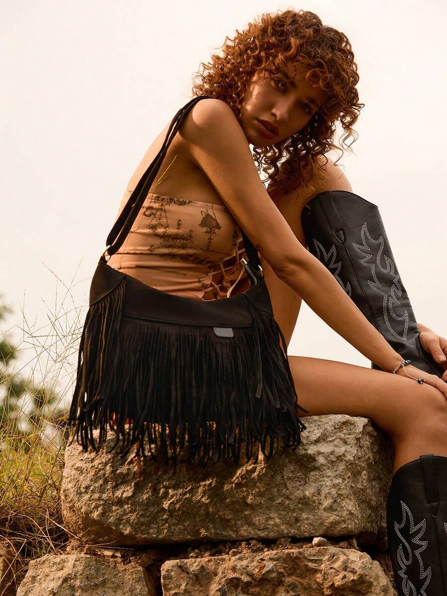 Tropiscape 女士复古中号单肩包，流苏装饰，时尚西部风，配有可调节肩带，大容量复古波西米亚风流苏包，适合外出、工作、购物、旅行和日常休闲场合，也适合海滩、秋季、圣诞节、冬季等场合，是理想的圣诞礼物之选。 - 黑色 - 查看 1