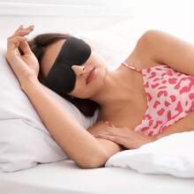 1pc Black Blackout Eye Mask, Men's And Women's Blackout 3D Sleep Mask - Comfortable Polyester Fiber, Suitable For Supine And Lateral Sleepers
