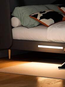 1条无线LED人体感应橱柜灯带，磁吸式可充电感应灯，自动开关，适用于衣柜、卧室、楼梯，安装简便，光线柔和，适用于走廊、房间、橱柜等，持久耐用。